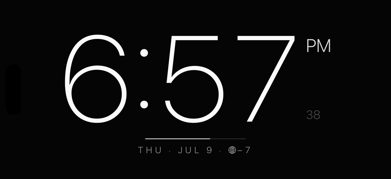 AllyClock fullscreen time display